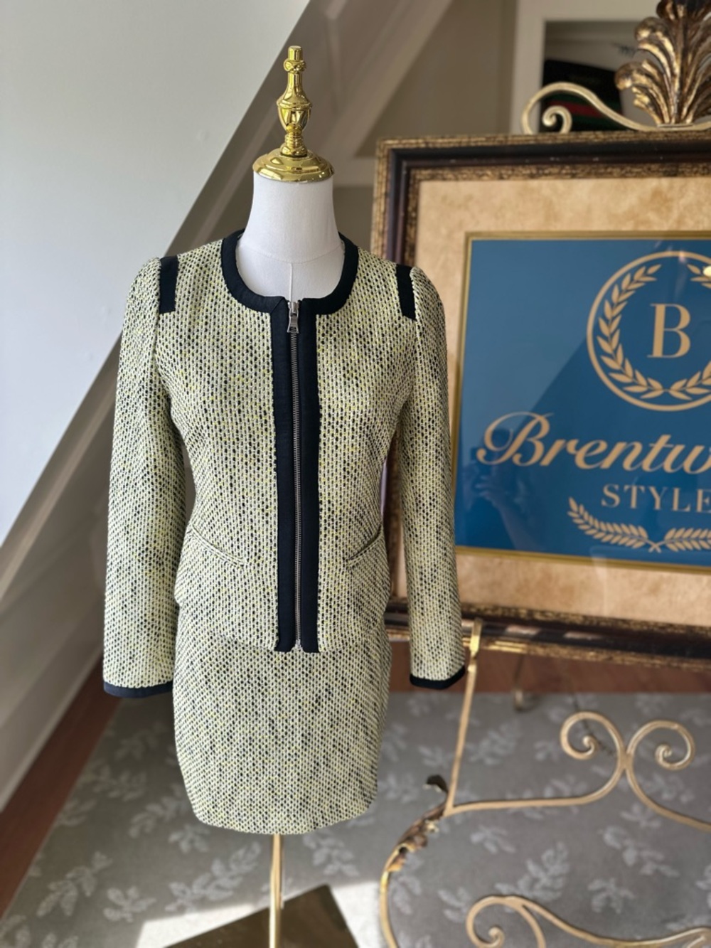 Banana Republic textured  spring suit Sz 2p